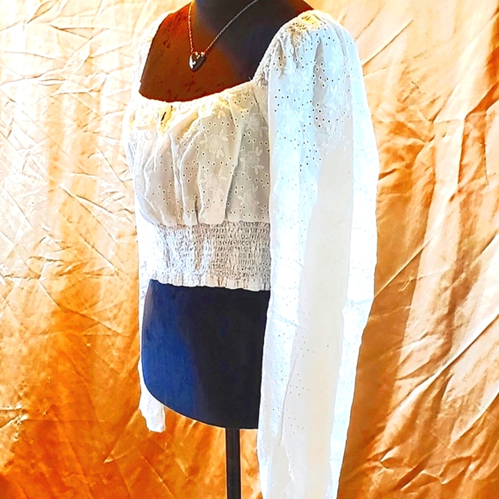 NWOT Smocked Cotton White Eyelet Long Sleeve Off The Shoulder Crop Top XL